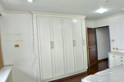 Condominio de 3 dormitorios en Bangkok, Tailandia № 143899 - foto 12