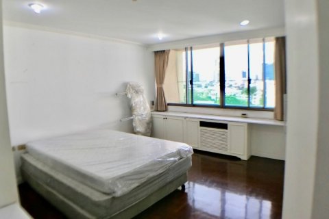 Condominio de 3 dormitorios en Bangkok, Tailandia № 143899 - foto 10