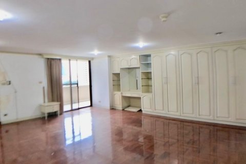 Condominio de 3 dormitorios en Bangkok, Tailandia № 143899 - foto 8