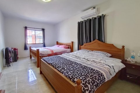 Casa de 3 dormitorios en Pattaya, Tailandia № 120305 - foto 9