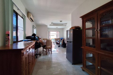 Casa de 3 dormitorios en Pattaya, Tailandia № 120305 - foto 7