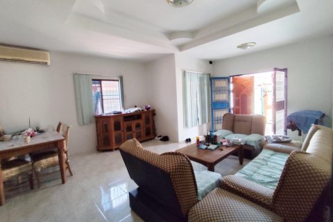 Casa de 3 dormitorios en Pattaya, Tailandia № 120305 - foto 5