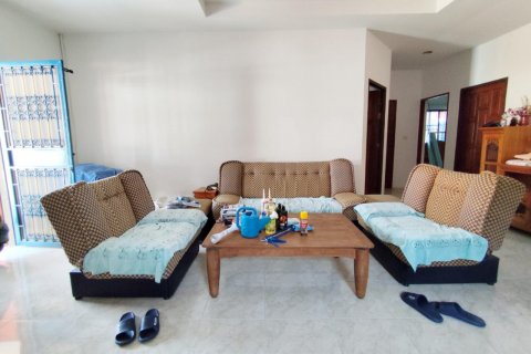 Casa de 3 dormitorios en Pattaya, Tailandia № 120305 - foto 4