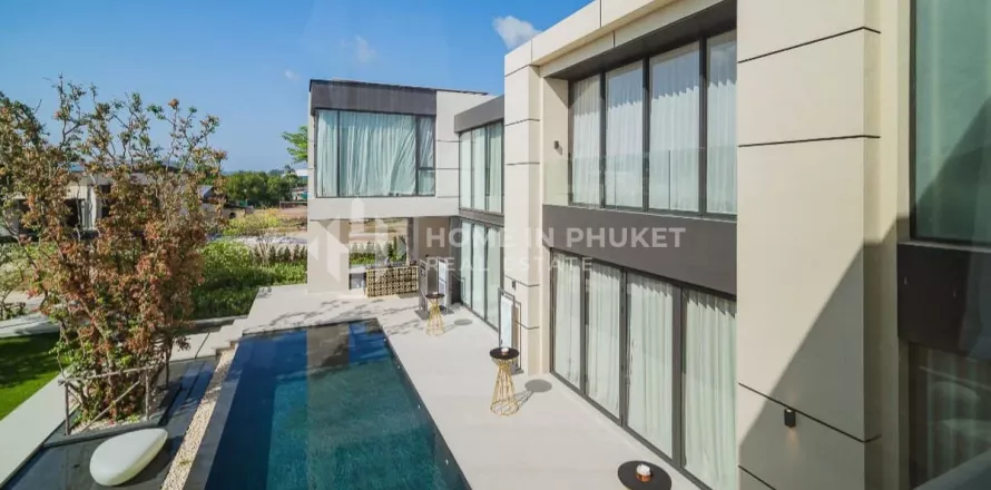 Casa de 5 dormitorios en Chalong, Tailandia № 131251