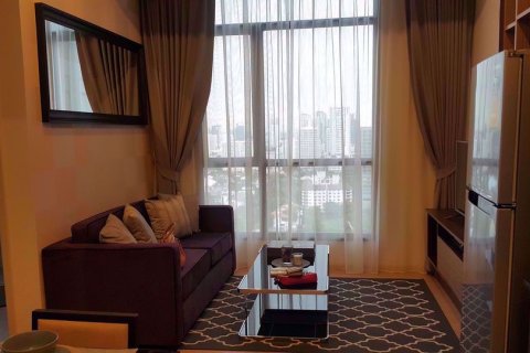 Condominio de 2 dormitorios en Huai Khwang, Bangkok, Tailandia № 76444