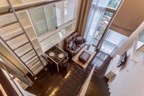Dúplex de 1 dormitorio en Khlong Toei, Bangkok, Tailandia № 76445 - foto 6