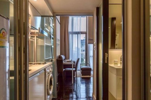 Dúplex de 1 dormitorio en Khlong Toei, Bangkok, Tailandia № 76445 - foto 13