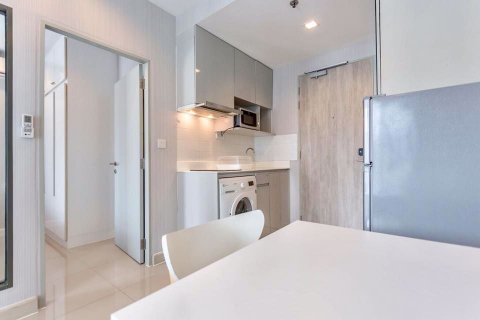 Eigentumswohnung in Huai Khwang, Bangkok, Thailand, 1 Schlafzimmer  № 76446 - Foto 10