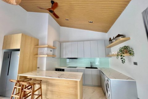 Chalet de 3 dormitorios en Surat Thani, Tailandia № 126744 - foto 8