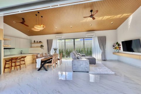 Chalet de 3 dormitorios en Surat Thani, Tailandia № 126744 - foto 4