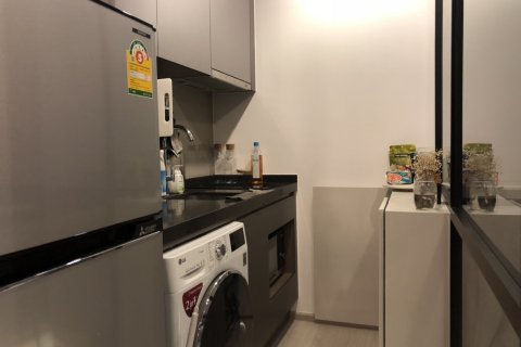 Estudio en el condominio en Bangkok, Tailandia № 143984 - foto 6