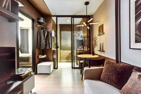 Condominio de 1 dormitorio en Samut Prakan, Tailandia № 124734 - foto 2