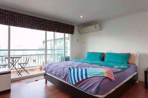 Estudio en el condominio en Watthana, Bangkok, Tailandia № 76696 - foto 11