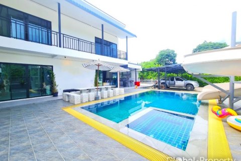 Casa de 8 dormitorios en Pattaya, Tailandia № 101261 - foto 23