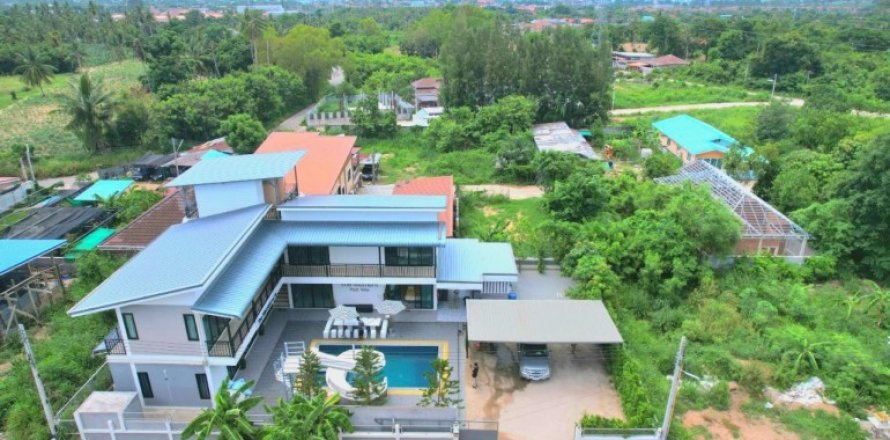 Casa de 8 dormitorios en Pattaya, Tailandia № 101261