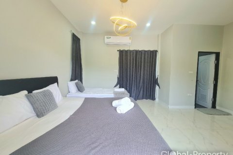 Casa de 8 dormitorios en Pattaya, Tailandia № 101261 - foto 9