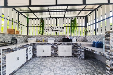 Casa de 8 dormitorios en Pattaya, Tailandia № 101261 - foto 18
