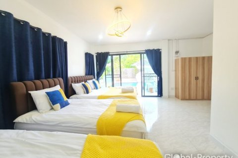 Casa de 8 dormitorios en Pattaya, Tailandia № 101261 - foto 17