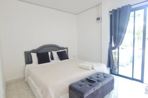 Casa de 8 dormitorios en Pattaya, Tailandia № 101261 - foto 15