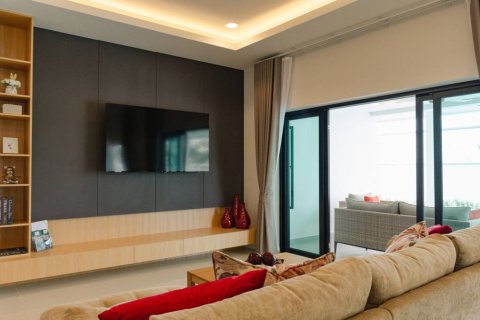 Chalet de 3 dormitorios en Hua Hin, Tailandia № 132684 - foto 4