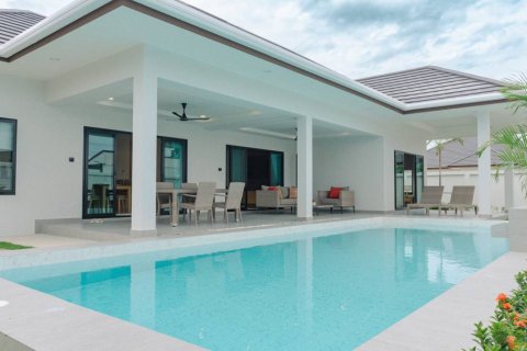 Chalet de 3 dormitorios en Hua Hin, Tailandia № 132684 - foto 9