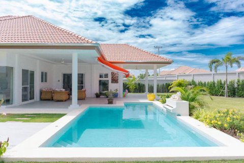 Chalet de 3 dormitorios en Hua Hin, Tailandia № 132687 - foto 10