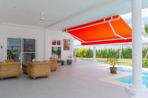 Chalet de 3 dormitorios en Hua Hin, Tailandia № 132687 - foto 3