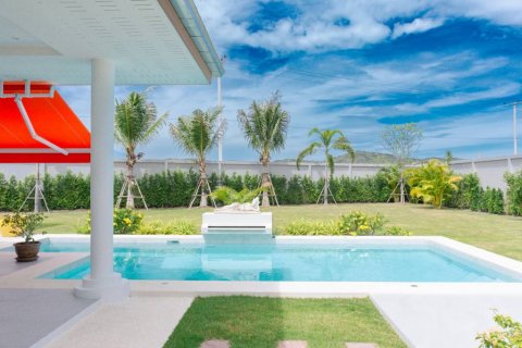 Chalet de 3 dormitorios en Hua Hin, Tailandia № 132687 - foto 2