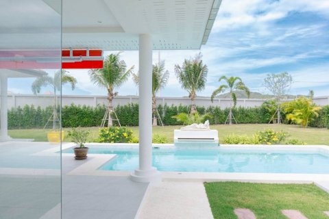 Chalet de 3 dormitorios en Hua Hin, Tailandia № 132687 - foto 9