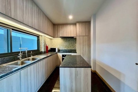 Chalet de 4 dormitorios en Pattaya, Tailandia № 132681 - foto 7