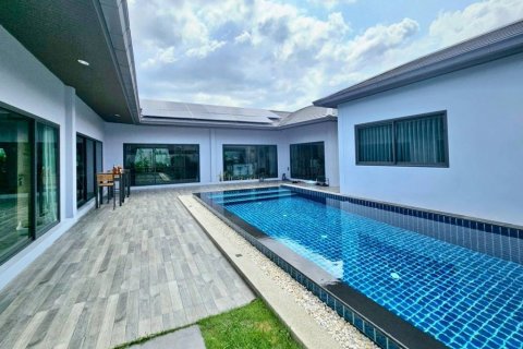 Villa in Pattaya, Thailand 4 Schlafzimmer № 132681