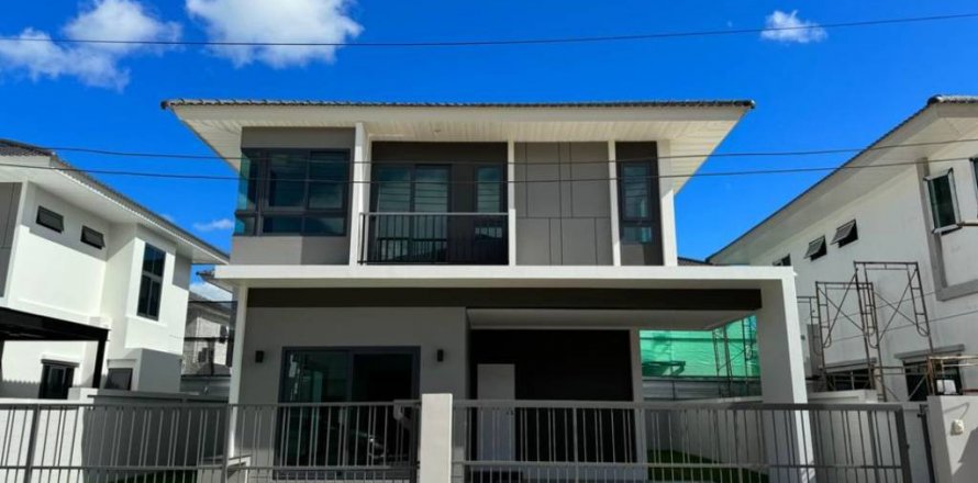 Haus in Phuket, Thailand 4 Schlafzimmer № 115819