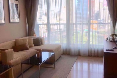 Sobre plano Rhythm Sathorn - Narathiwas en Bangkok, Tailandia № 36312 - foto 2