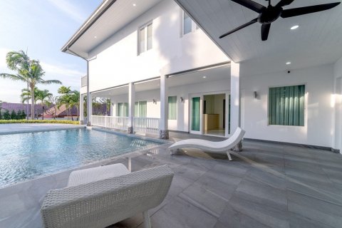 Casa de 6 dormitorios en Sattahip, Tailandia № 119272 - foto 10