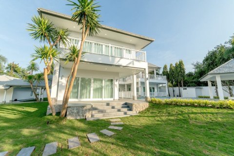 Casa de 6 dormitorios en Sattahip, Tailandia № 119272 - foto 6