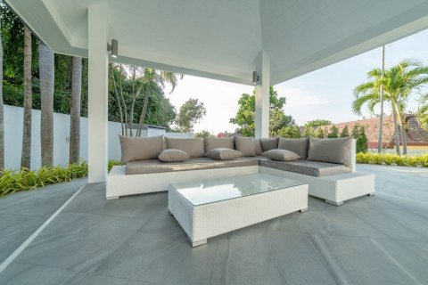 Casa de 6 dormitorios en Sattahip, Tailandia № 119272 - foto 8