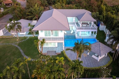 Casa de 6 dormitorios en Sattahip, Tailandia № 119272 - foto 2