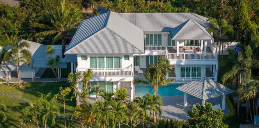 Casa de 6 dormitorios en Sattahip, Tailandia № 119272