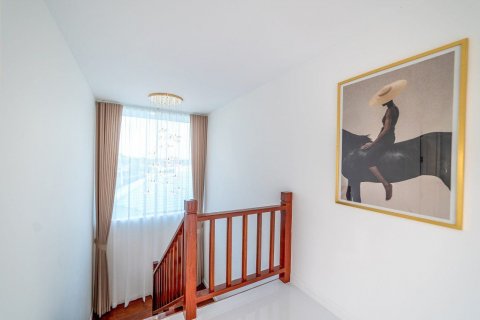 Casa de 6 dormitorios en Sattahip, Tailandia № 119272 - foto 27