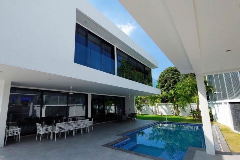 Casa de 6 dormitorios en Pattaya, Tailandia № 119271 - foto 6