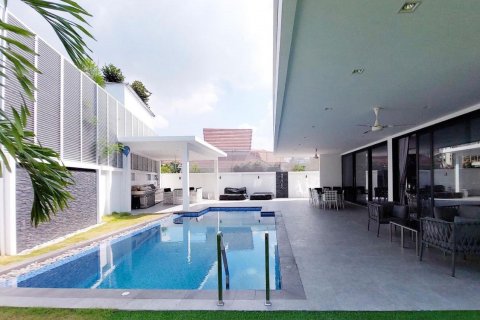 Casa de 6 dormitorios en Pattaya, Tailandia № 119271 - foto 8