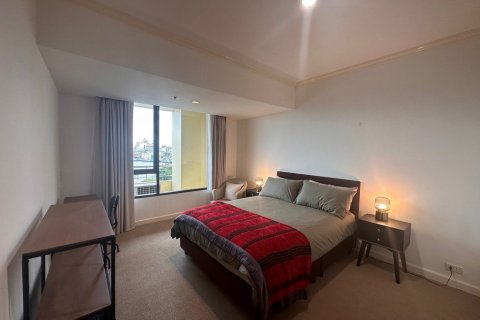 Condominio de 2 dormitorios en Bangkok, Tailandia № 104925 - foto 11