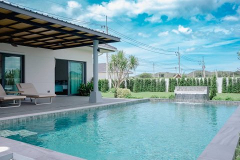Chalet de 3 dormitorios en Hua Hin, Tailandia № 125860 - foto 2