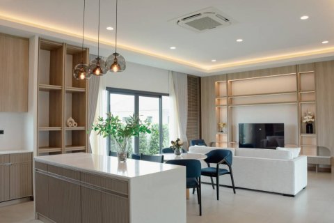 Chalet de 3 dormitorios en Hua Hin, Tailandia № 125857 - foto 2