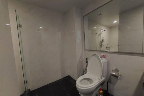 Condominio de 1 dormitorio en Sathon, Bangkok, Tailandia № 143147 - foto 13