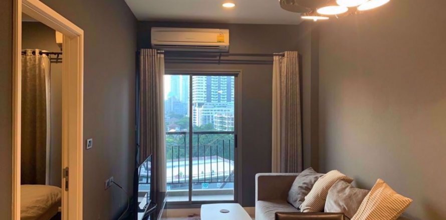 Condominio de 1 dormitorio en Khlong Toei, Bangkok, Tailandia № 76674
