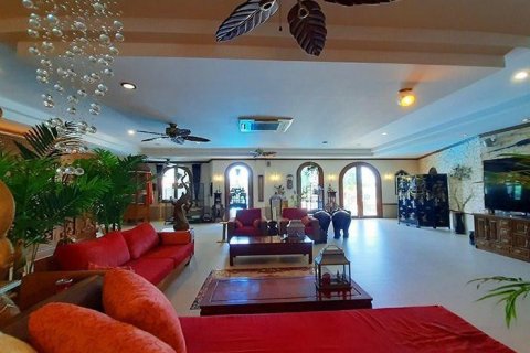 Casa de 11 dormitorios en Hua Hin, Tailandia № 125265 - foto 8