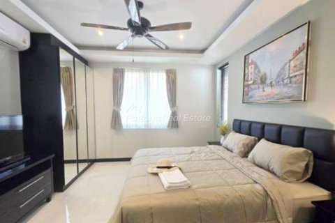 Casa de 4 dormitorios en Bang Lamung, Tailandia № 123507 - foto 11