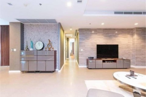 Condominio de 3 dormitorios en Khlong San, Bangkok, Tailandia № 123664 - foto 2