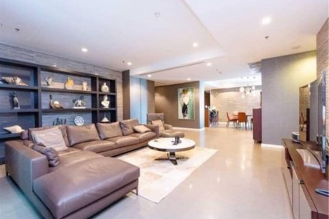 Condominio de 3 dormitorios en Khlong San, Bangkok, Tailandia № 123664 - foto 11